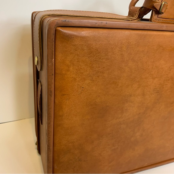 Vintage Mid Century Hartmann Pullman Luggage with Belting and Key - Picture 5 of 16